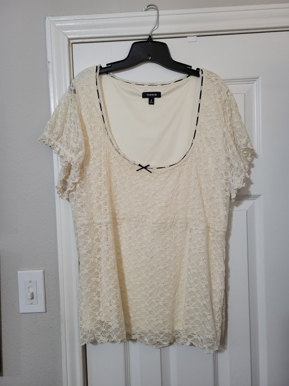 Cream Floral Lace Coquette Top | STRETCHY Size 2X - Picture 2 of 4
